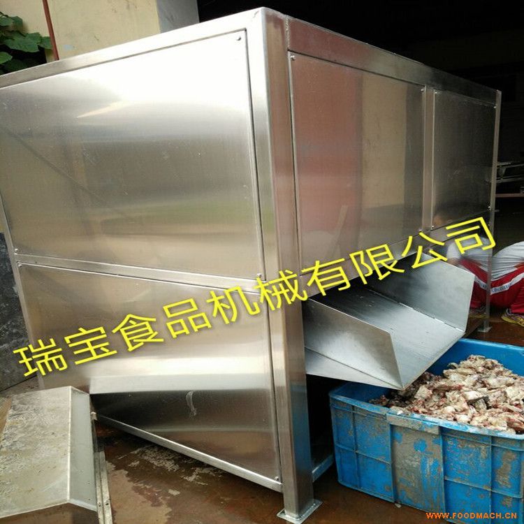 �������C ���������C ���i������C